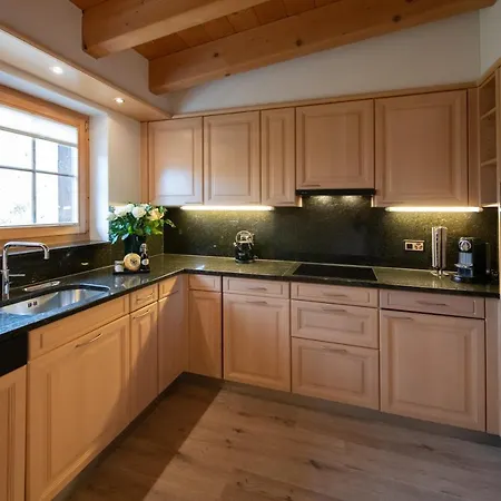 Exklusive Dachwohnung Mit Herrlicher Aussicht Klosters