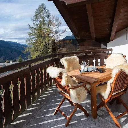 Exklusive Dachwohnung Mit Herrlicher Aussicht * Klosters